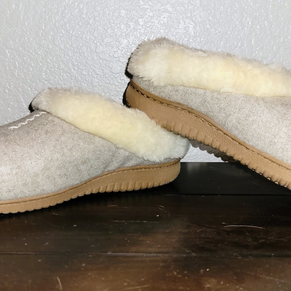 Dearfoams Women's Indoor/Outdoor Slipper - Tan - Medium